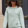 B&C Queen hooded